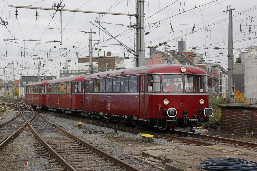 VEB Schienenbus am 10.10.2015 in Köln Hbf.
