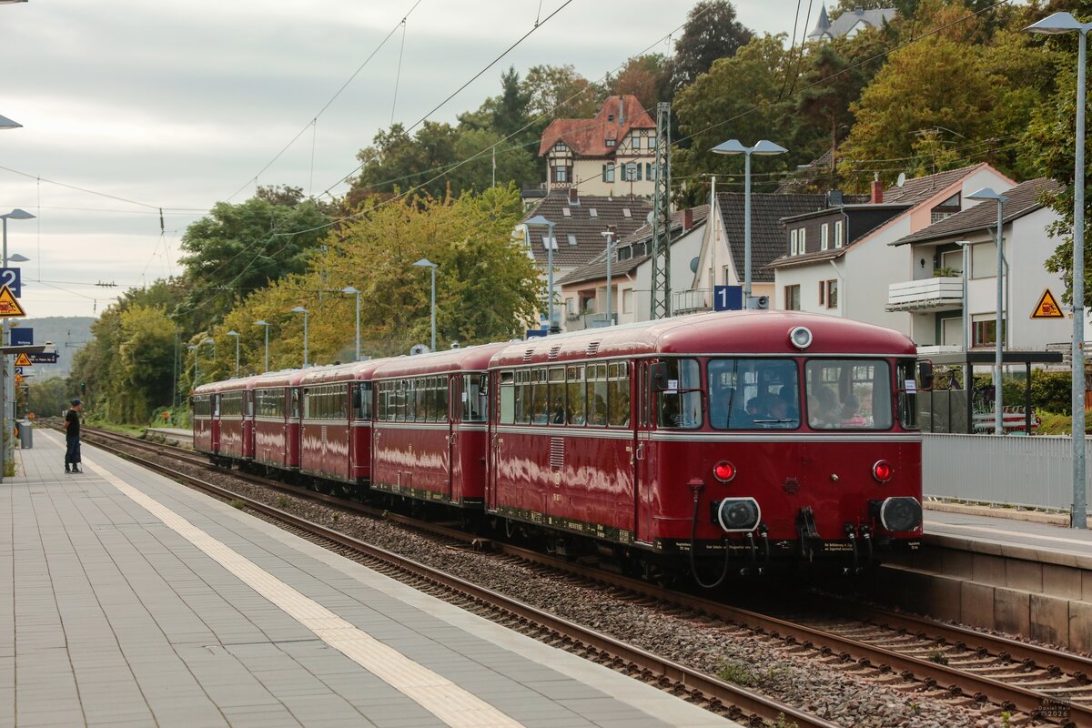 VEB/AKE Schienenbus VT98 in Oberwinter, September 2026.