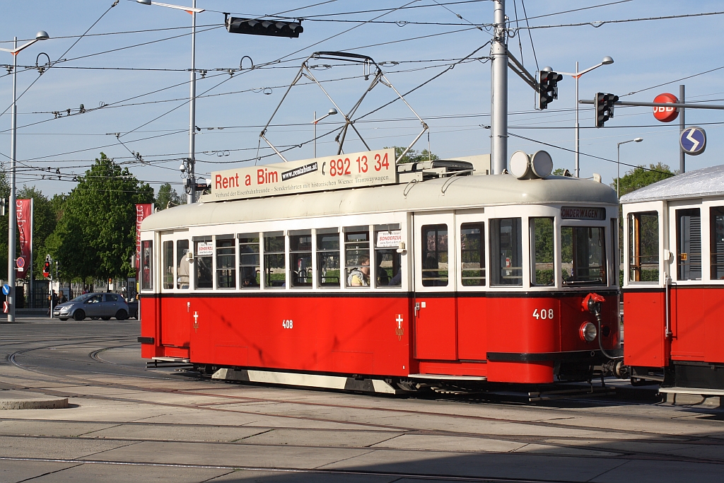 VEF T1 408 als Zubringer zum Wiener Tramwaytag am 25.April 2015 biegt von der Arsenalstraße in den Gürtel ein.