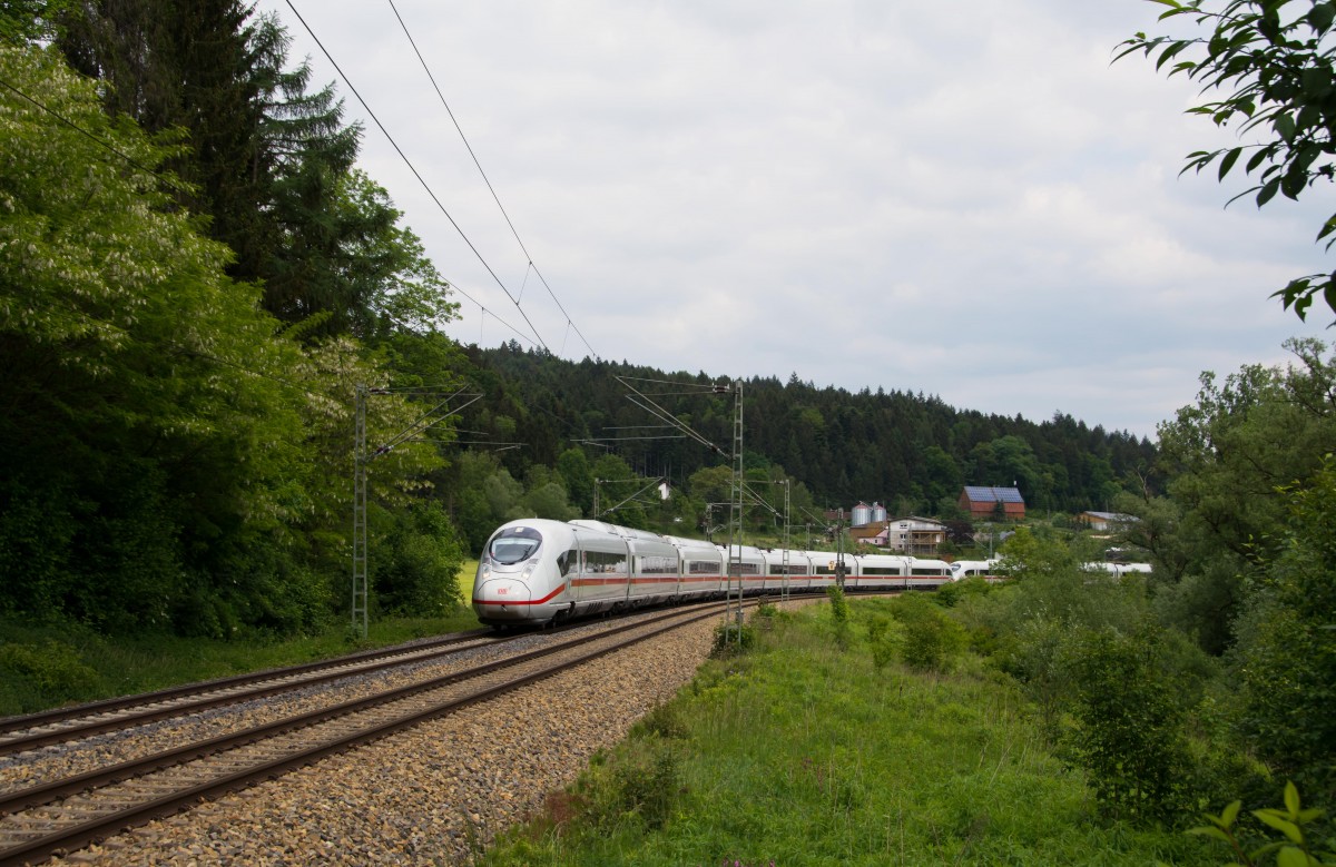 Velaro 703 und 711 mit ICE 516 nach Dortmund.Aufgenommen bei Lorch an der Remsbahn am 23.5.2015