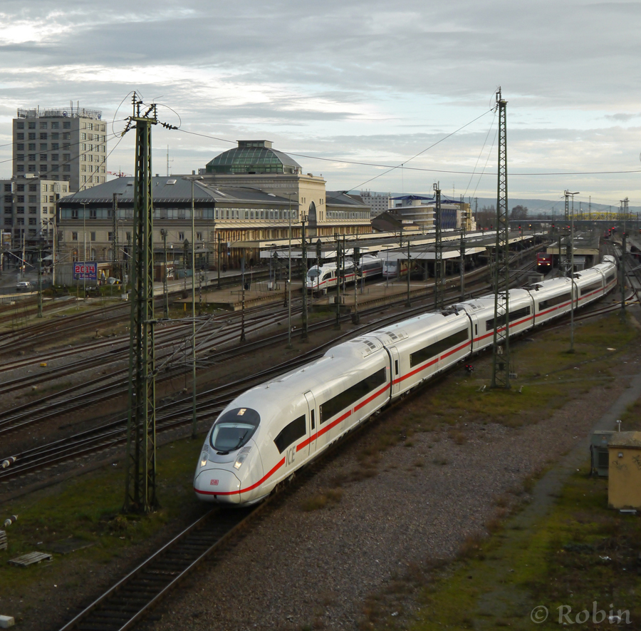 Velaro-D Triebzug 713 bei der Ausfahrt aus dem Mannheimer Hbf als ICE 712 nach Köln. (06.01.2014)