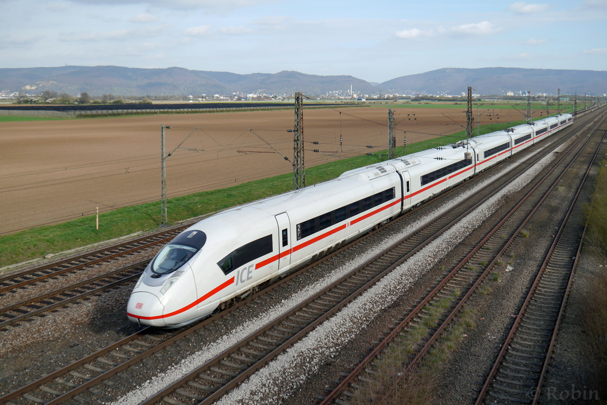 Velaro-D Tz 713 hat vor wenigen Minuten Heidelberg Hbf verlassen und ist unterwegs nach Mannheim. (19.03.2014)