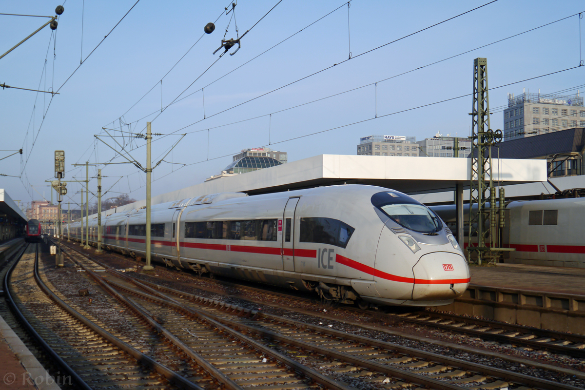 Velaro D Tz 716 steht in Mannheim am 18.01.2015 als ICE 717 von Düsseldorf nach Stuttgart bereit.