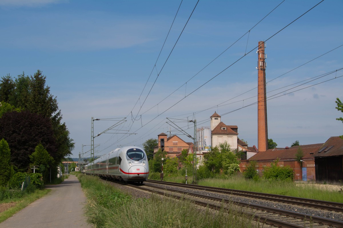 Velaro ICE 711 und 703 als ICE 513 nach München HBF.Aufgenommen auf der Remsbahn bei Urbach am 23.5.2015