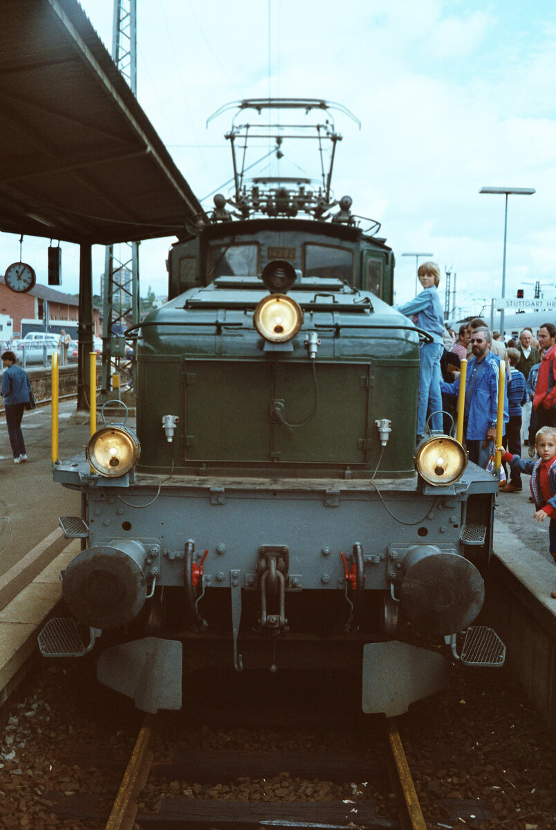 Veranstaltung im Stuttgarter Hauptbahnhof  mit der Schweizer Ellok 14 282.
Datum: 31.05.1984