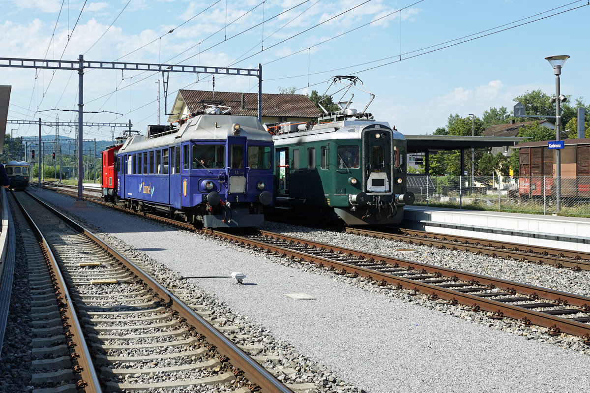 Verein Depot und Schienenfahrzeuge Koblenz (DSF)
TRIEBWAGEN TREFFEN KOBLENZ 1. AUGUST 2017.
Impressionen vom Depot bis zum Bahnhof.
Parallelfahrt vom BFe 4/4 1643 Wyländerli sowie dem Verein Tunnelkino ABe 4/4 11, ehemals SOB zum DSF-Depot.
Foto: Walter Ruetsch 
