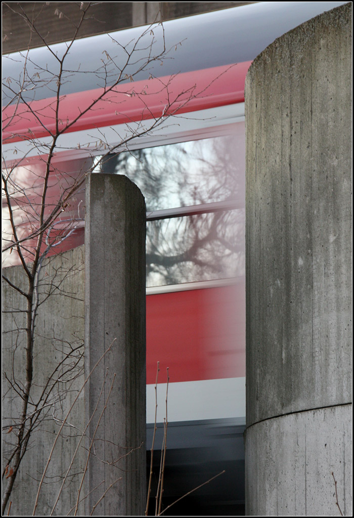 Verschwinden allmählich aus dem Blickfeld -

...die N-Wagen. Lange Zeit bildeten sie ein Rückrat im Nah- und Regionalverkehr. Hier am Unteren Schlossgarten in Stuttgart.

27.01.2017 (M)