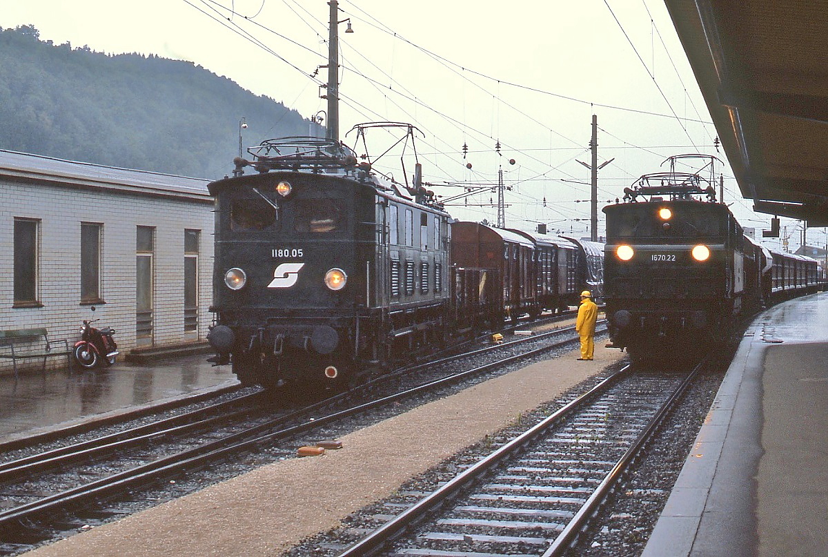 Veteranentreffen im August 1982 im Bahnhof Feldkirch: 1180.05 und 1670.22