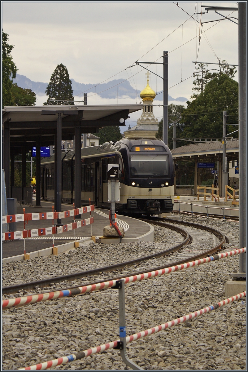Vevey CEV / MVR - Nach sieben Wochen fahren die Z�ge wieder,  auch wenn am Abend erneut ein unbequemer Bus Service eingerichtet wurde. Das Bild zeigt den CEV MVR ABeh 2/6 7506 der in Vevey als R 35  1419 nach Les Pleiades auf die Abfahrt wartet. 

16. August 2026