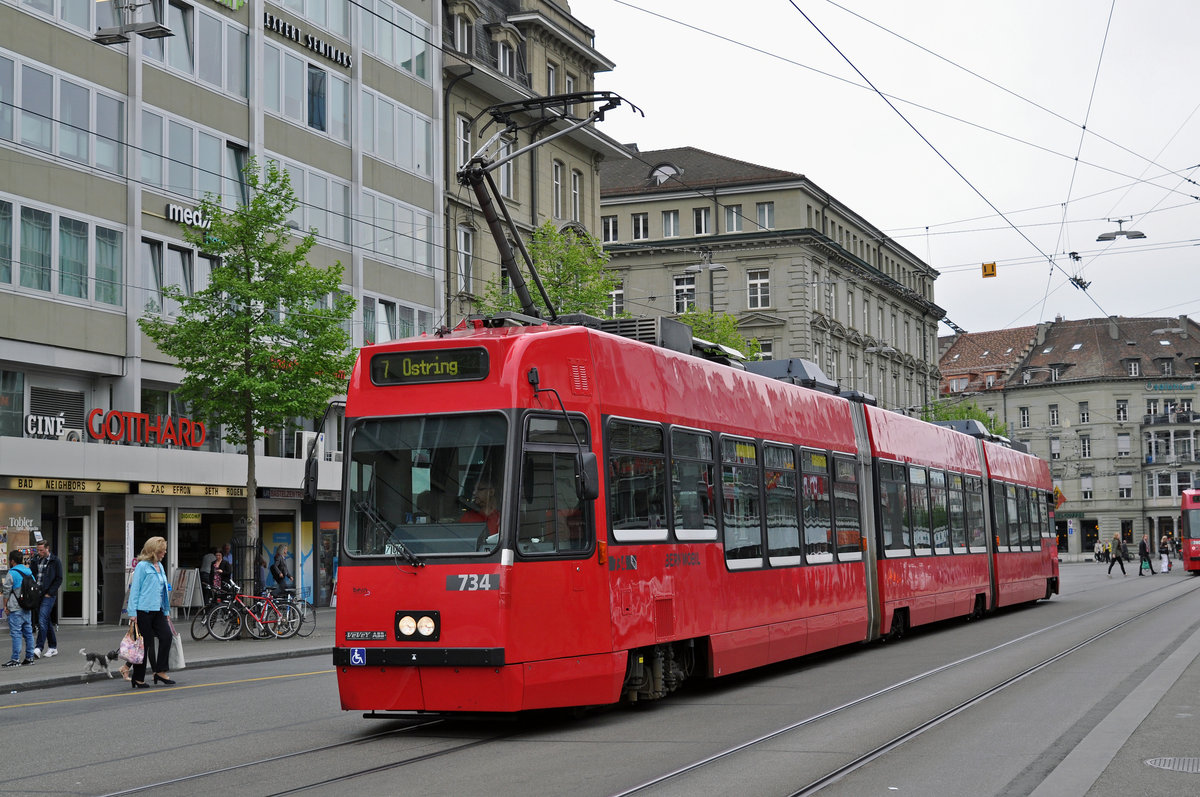 Vevey Tram Be 4/6 734, auf der Linie 7, fährt zum Bahnhof Bern. Die Aufnahme stammt vom 09.05.2016.
