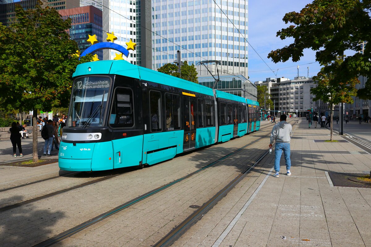 VGF Alstom Citadis SX05 T-Wagen 303 am 07.10.23 in Frankfurt am Main