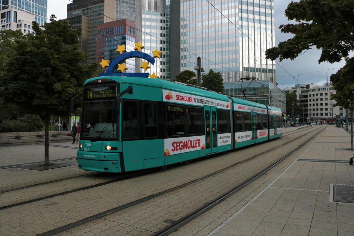 VGF Bombardier Flexcity Classic S-Wagen 232 am 11.09.21 in Frankfurt am Main