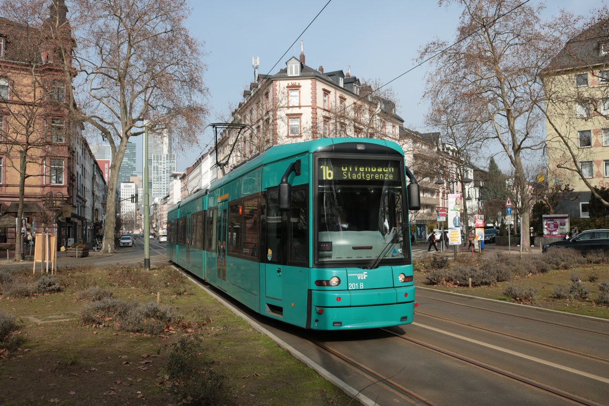 VGF Bombardier Flexity Classic S Wagen 201 am 22.02.21 in Frankfurt Schweizer Platz