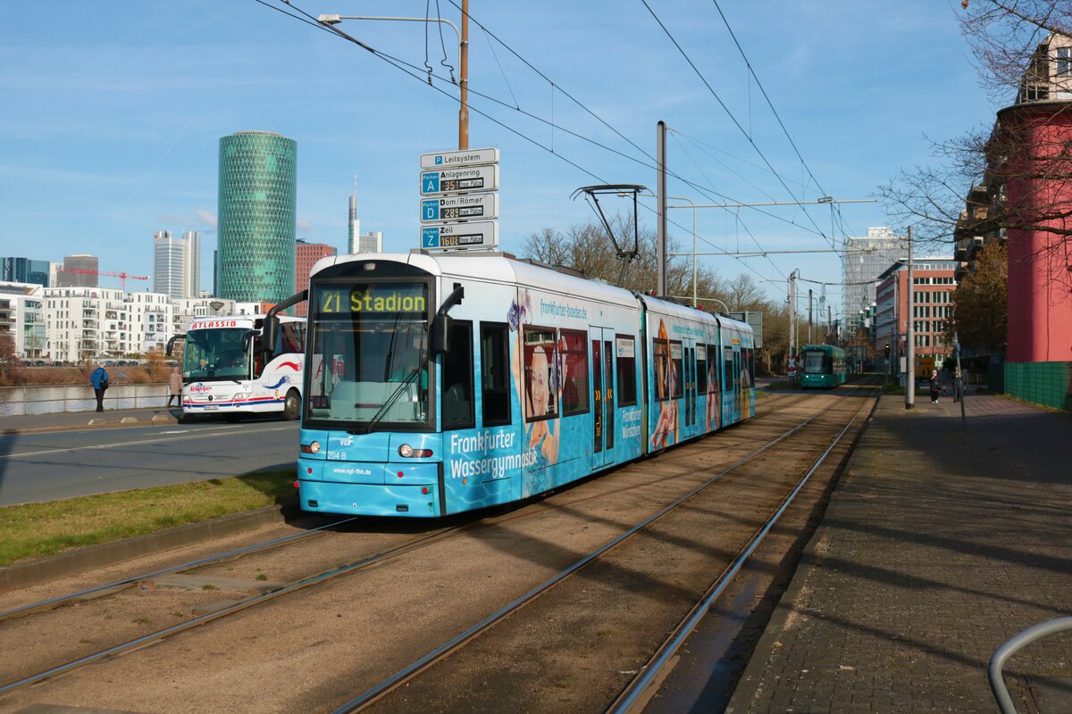 VGF Bombardier Flexity Classic S-Wagen 204 am 12.02.22 in Frankfurt