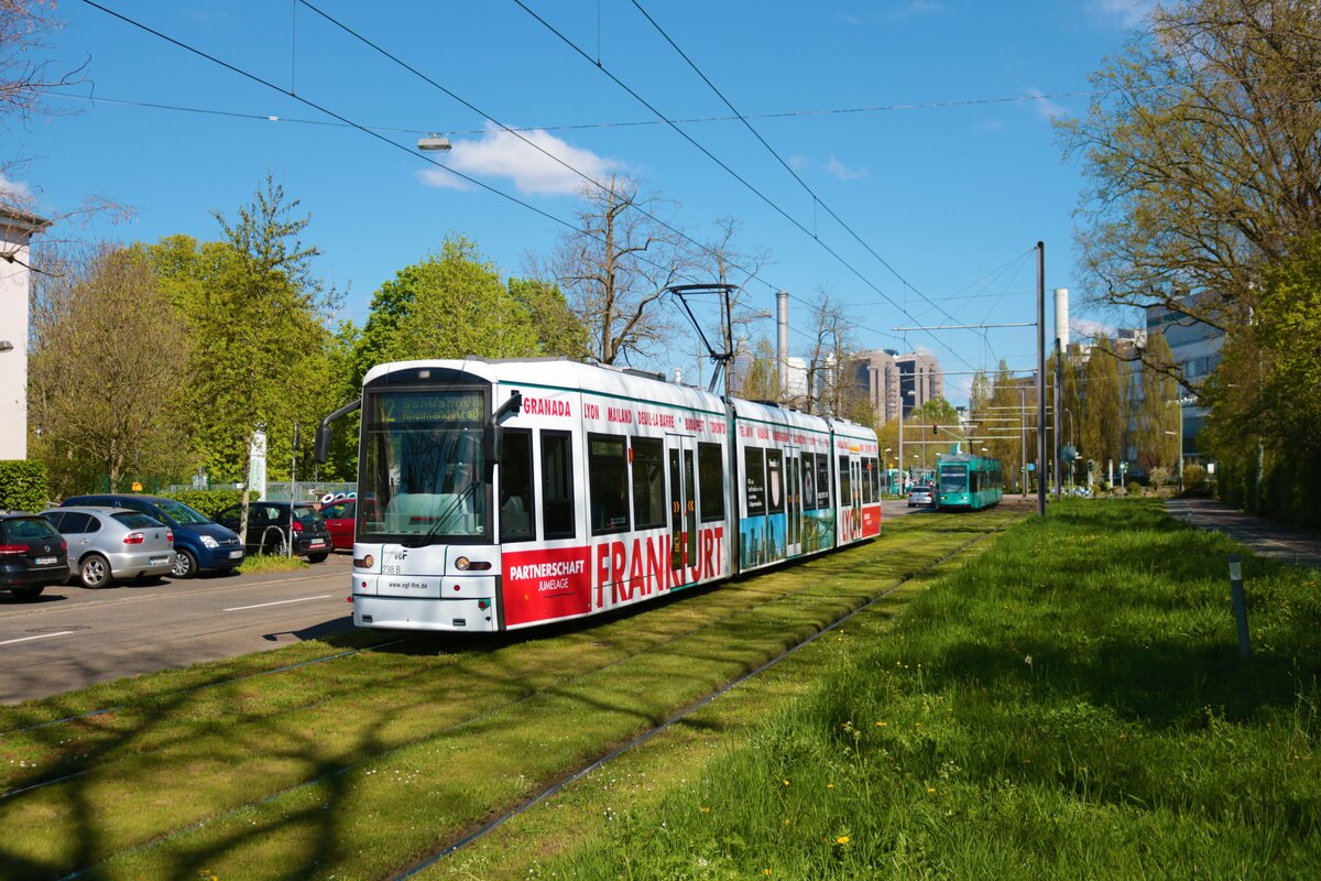 VGF Bombardier Flexity Classic S-Wagen 238 am 10.04.22 in Frankfurt