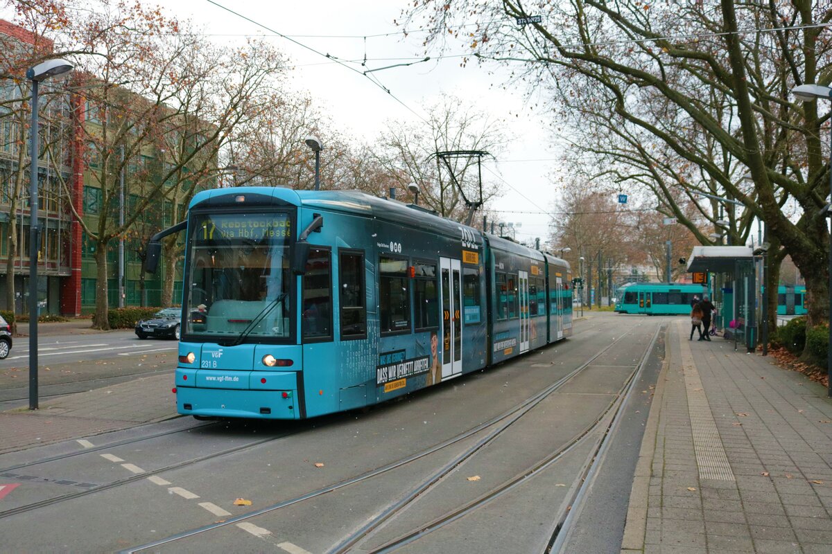 VGF Bombardier Flexity Classic S-Wagen 231 am 10.12.22 in Frankfurt am Main
