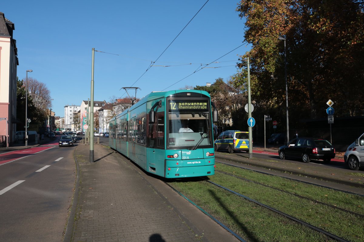 VGF Bombardier Flexity Classis S-Wagen 231 am 06.11.20 in Frankfurt am Main 