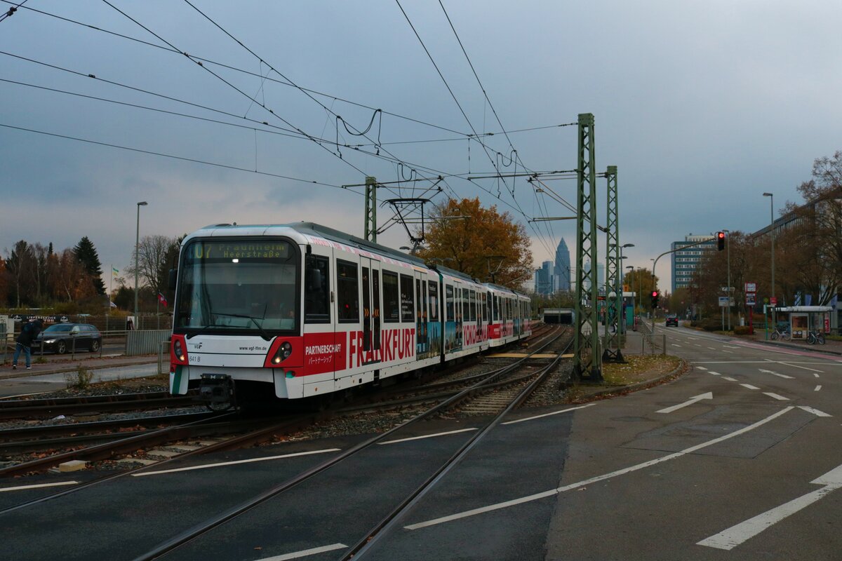 VGF Bombardier Flexity Swift U5-25 Wagen 641 am 14.11.21 in Frankfurt am Main Industriehof