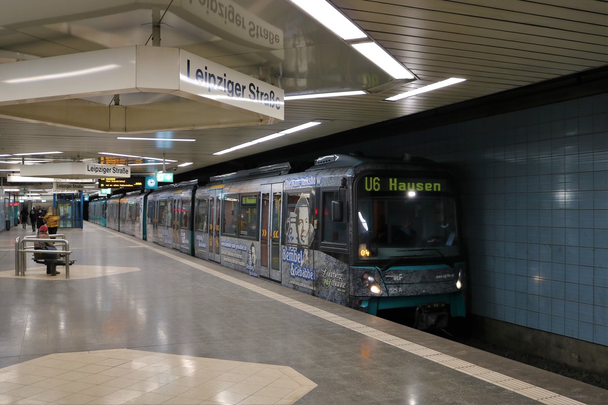 VGF Bombardier Flexity Swift U5-50 Wagen 825 am 13.02.21 in Frankfurt Leipziger Straße