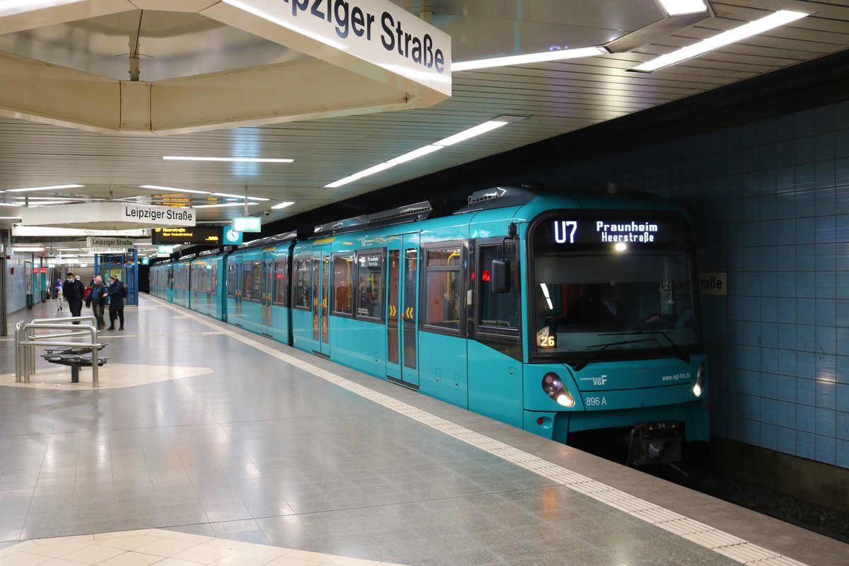 VGF Bombardier Flexity Swift U5-50 Wagen 896 am 20.02.21 in Frankfurt am Main