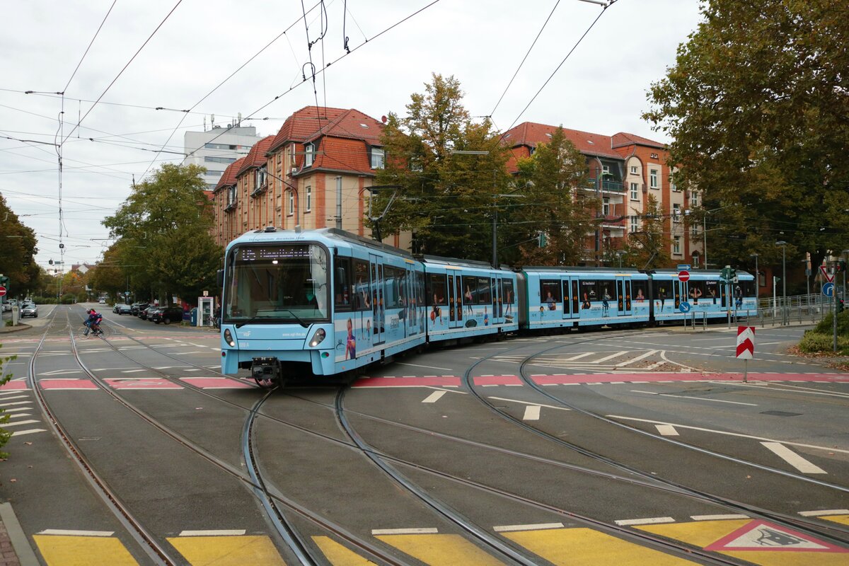 VGF Bombardier Flexity Swift U5-50 Wagen 889 am 17.10.21 in Frankfurt Eckenheim