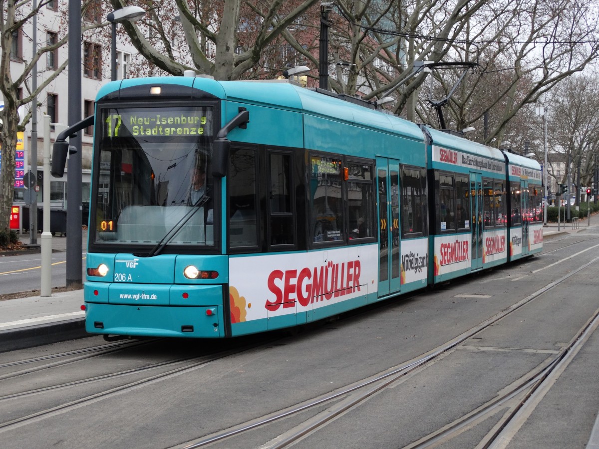 VGF Bombardier S-Wagen 206 auf der Linie 17 kurz vor den neugebauten Abschnitt in Richtung Neu-Isenburg am 23.12.14