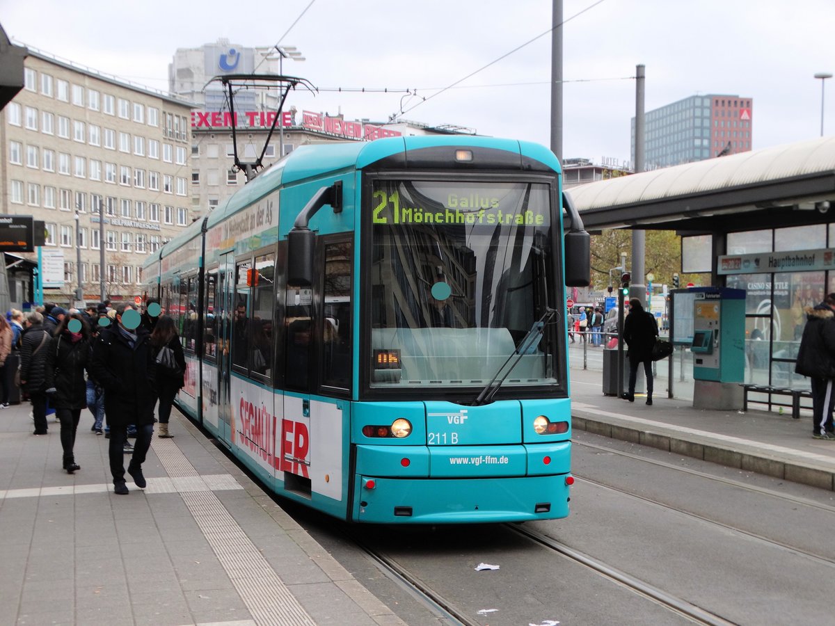VGF Bombardier S-Wagen 211 am 12.11.16 in Frankfurt am Main