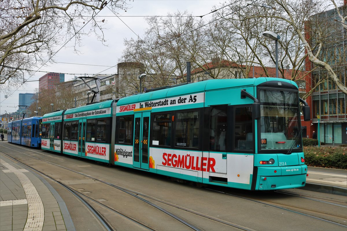 VGF Bombardier S-Wagen 213+219 als Doppeltraktion in Frankfurt am Main Stresemannallee Gartenstraße am 13.01.18