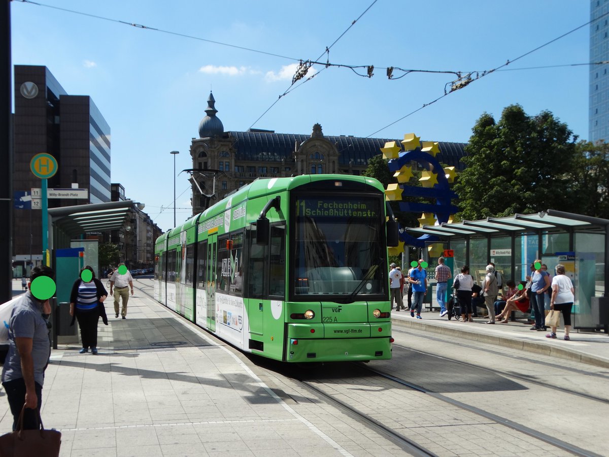 VGF Bombardier S-Wagen 225 am 17.08.16 in Frankfurt Willy Brandt Platz
