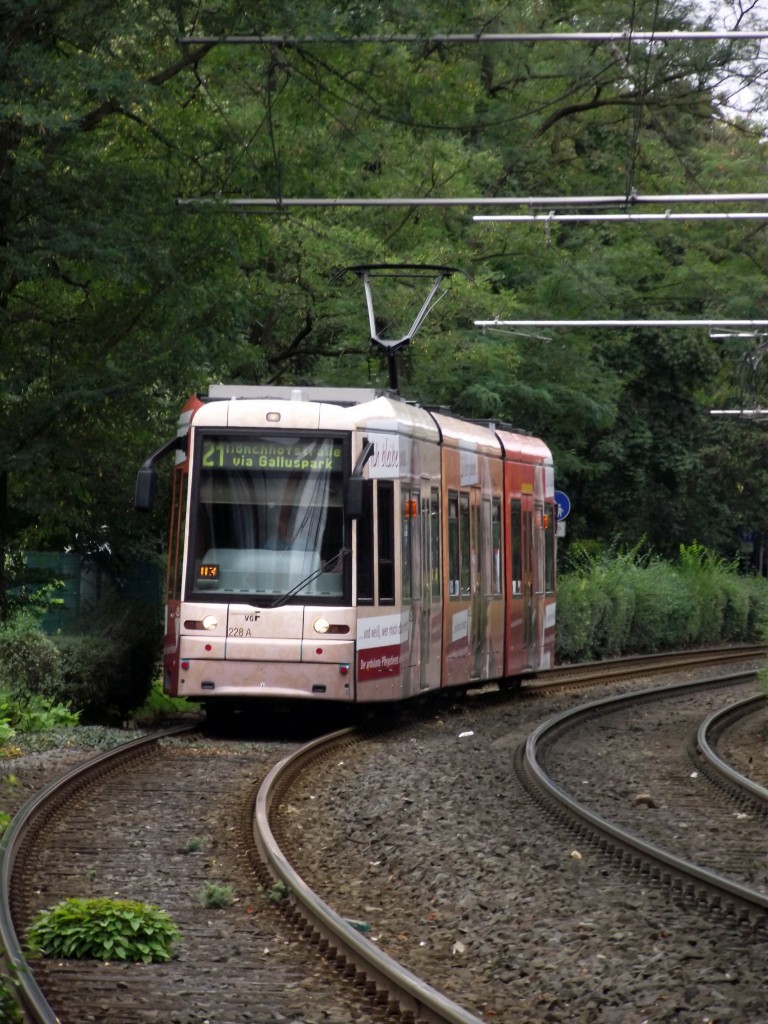 VGF Bombardier S-Wagen 228 am 08.09.13 in Frankfurt 