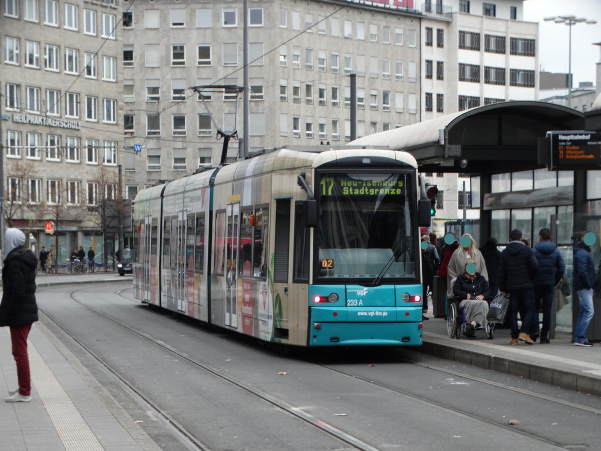 VGF Bombardier S-Wagen 233 am 12.11.16 in Frankfurt am Main