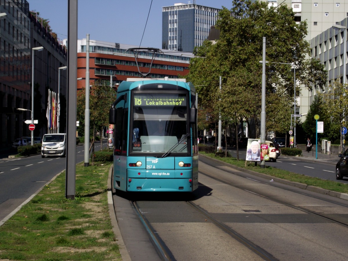 VGF Bombardier S-Wagen 257 am 27.09.13 in Frankfurt am Main 