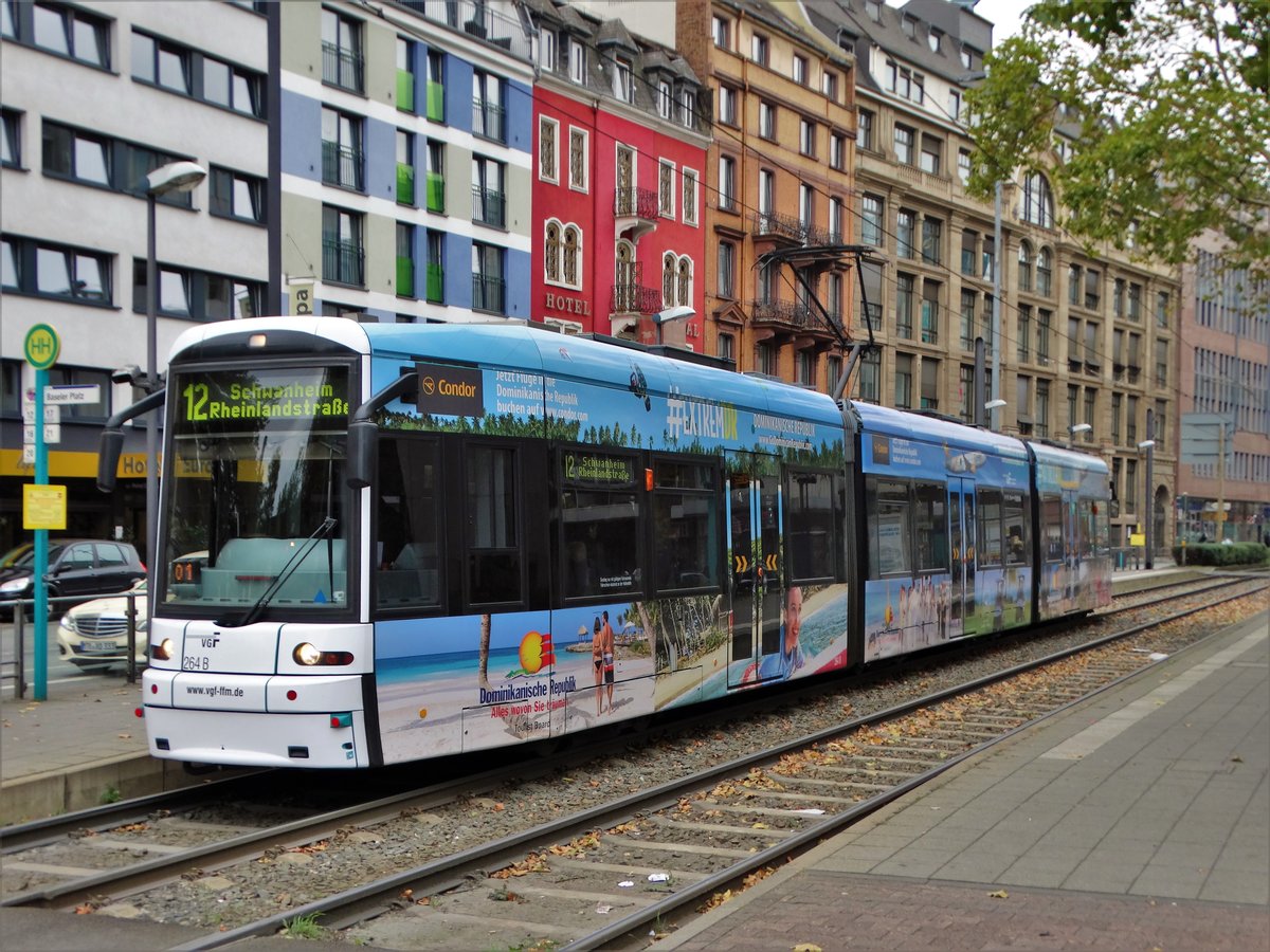 VGF Bombardier S-Wagen 264 am 21.10.17 in Frankfurt am Main Basler Platz