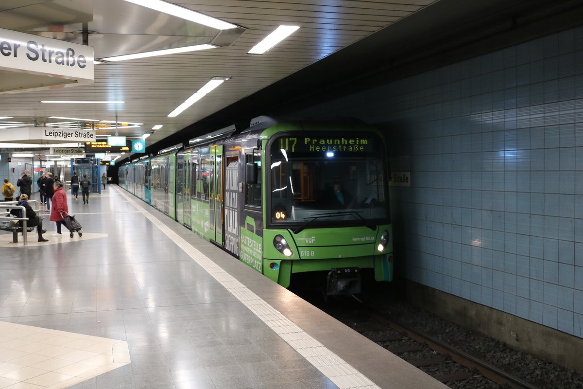 VGF Bombardier U5-25 Wagen 618 am 01.02.20 in Frankfurt am Main Leipziger Straße 