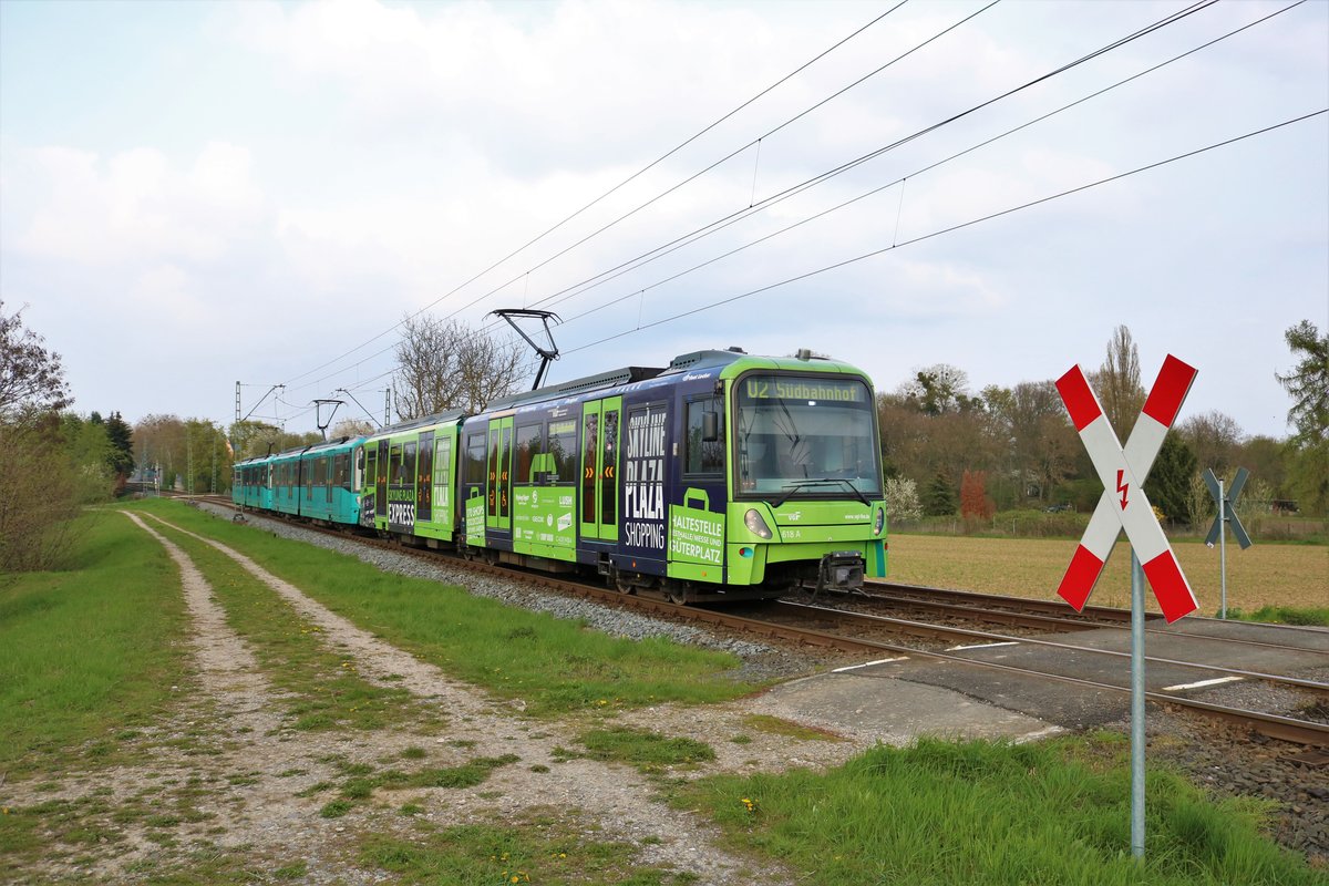 VGF Bombardier U5-25 Wagen 618+6xx+6xx am 13.04.19 in Frankfurt Kalbach als U2