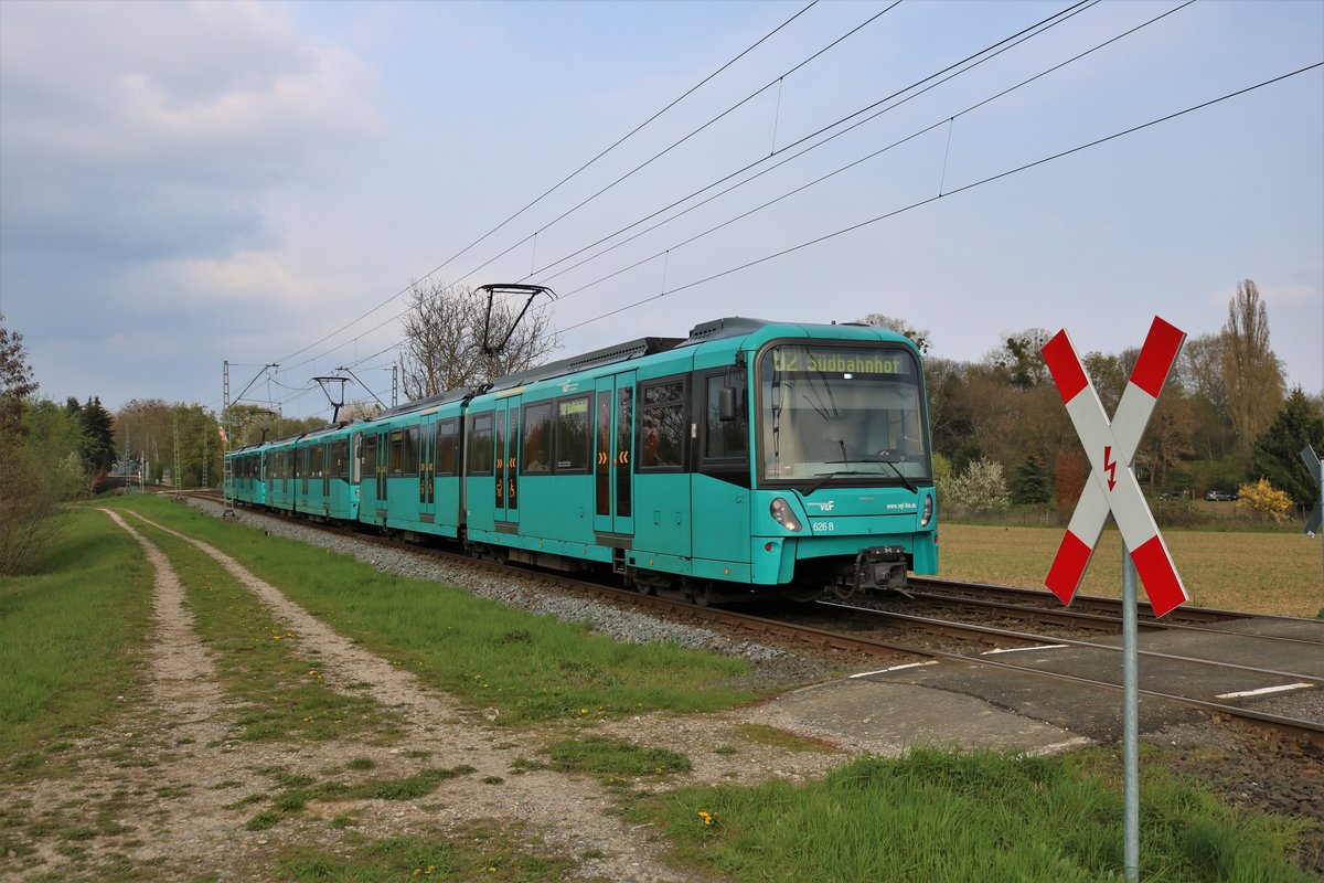 VGF Bombardier U5-25 Wagen 626+6xx+6xx am 13.04.19 in Frankfurt Kalbach als U2