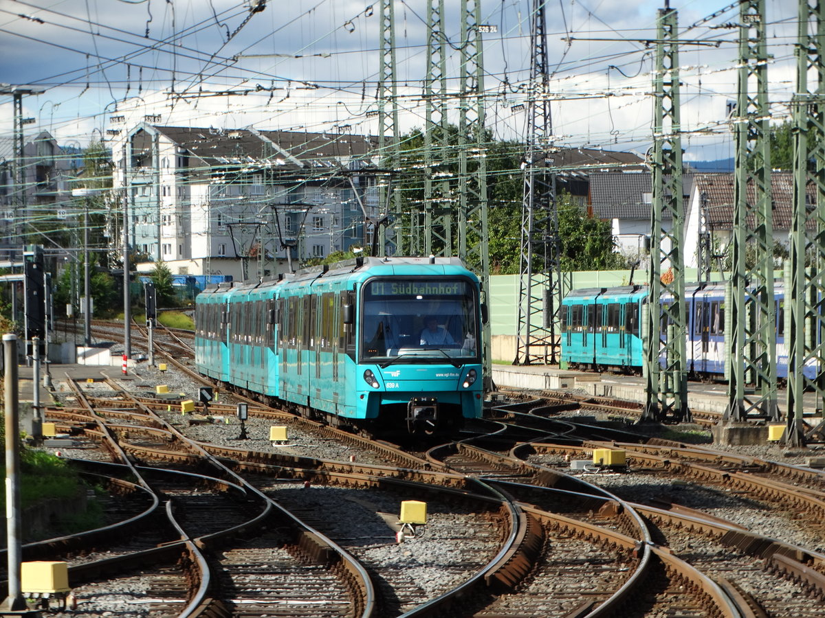 VGF Bombardier U5-25 Wagen 639 am 05.10.16 in Frankfurt Heddernheim
