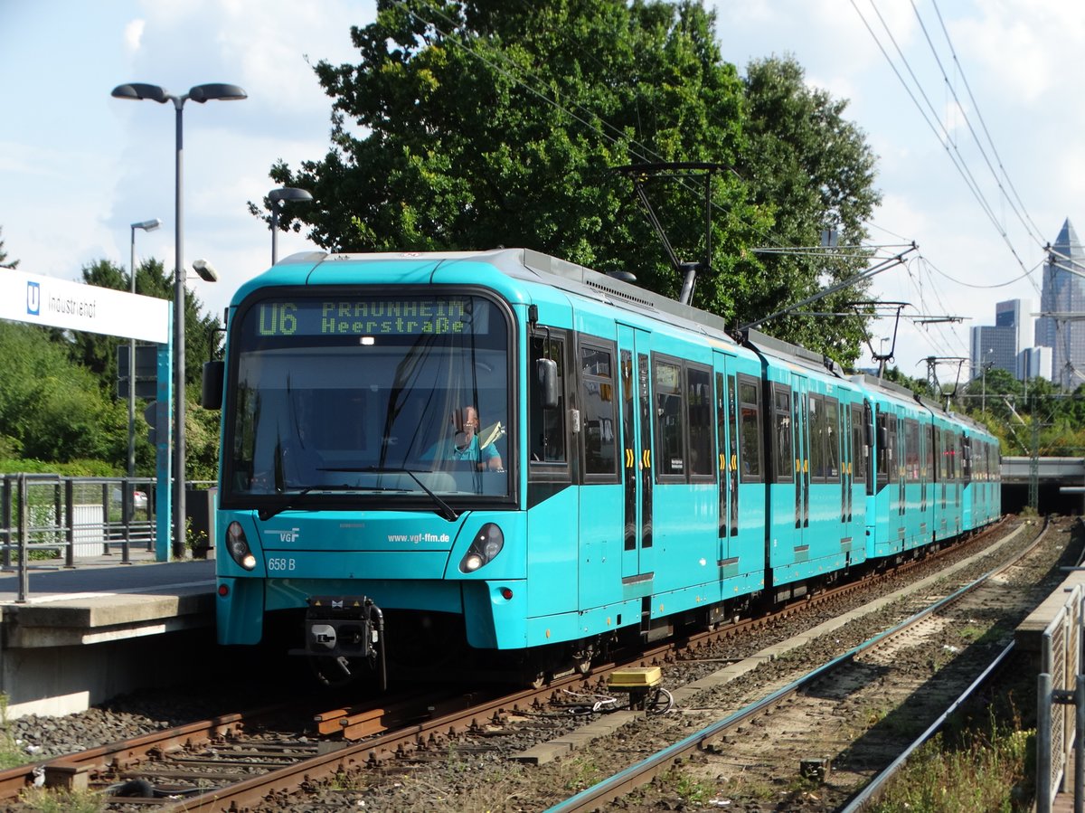 VGF Bombardier U5-25 Wagen 658 am 01.09.17 in Frankfurt Industriehof 