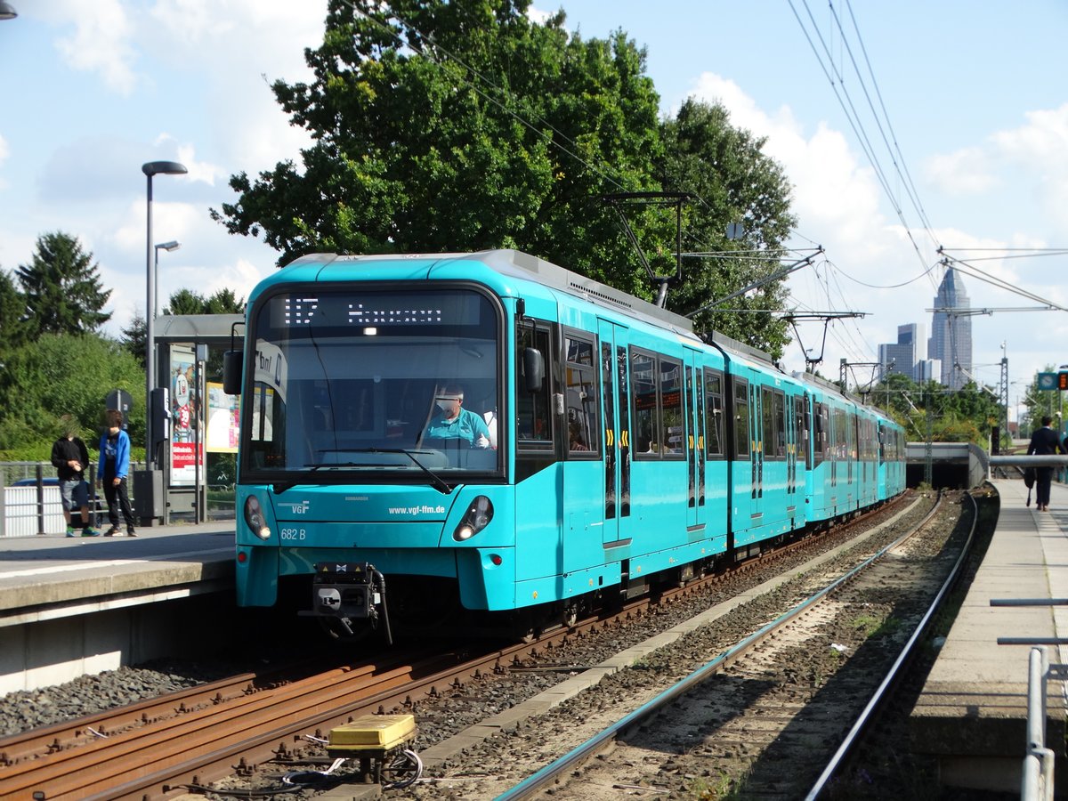 VGF Bombardier U5-25 Wagen 682 am 01.09.17 in Frankfurt Industriehof auf der U7