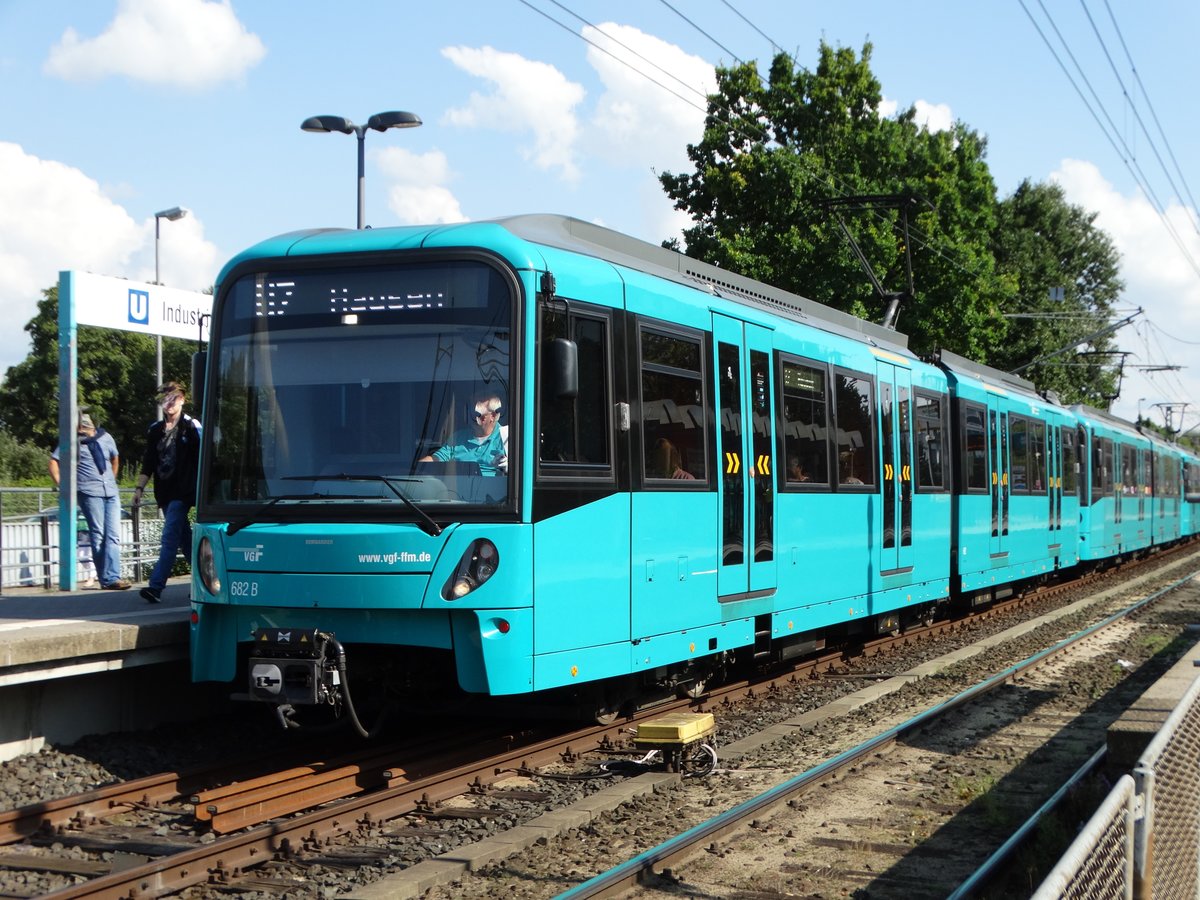 VGF Bombardier U5-25 Wagen 682 am 01.09.17 in Frankfurt Industriehof auf der U7