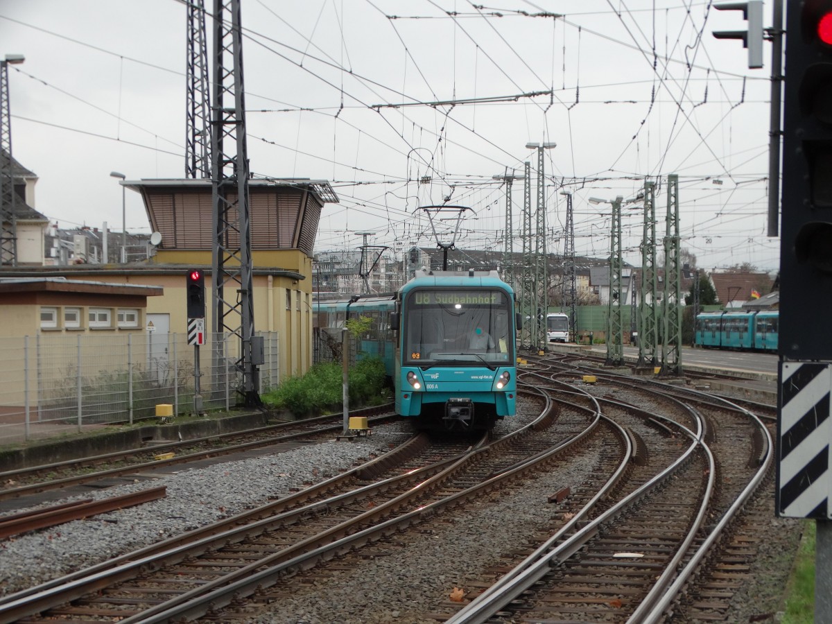 VGF Bombardier U5-50 Wagen 805+806 am 21.11.15 in Frankfurt am Main Heddernheim