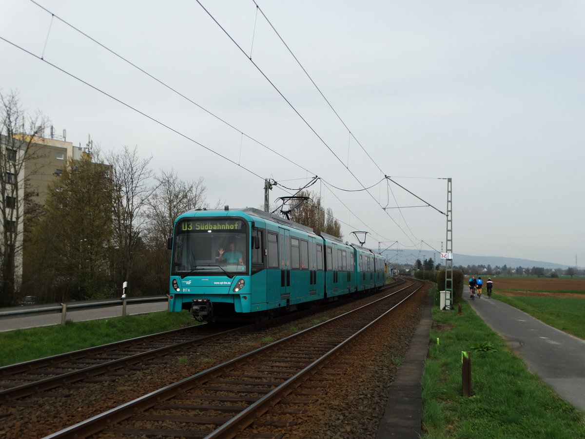 VGF Bombardier U5-50 Wagen 817 am 03.04.16 in Weißkirchen Ost. Gruß den den Tf 