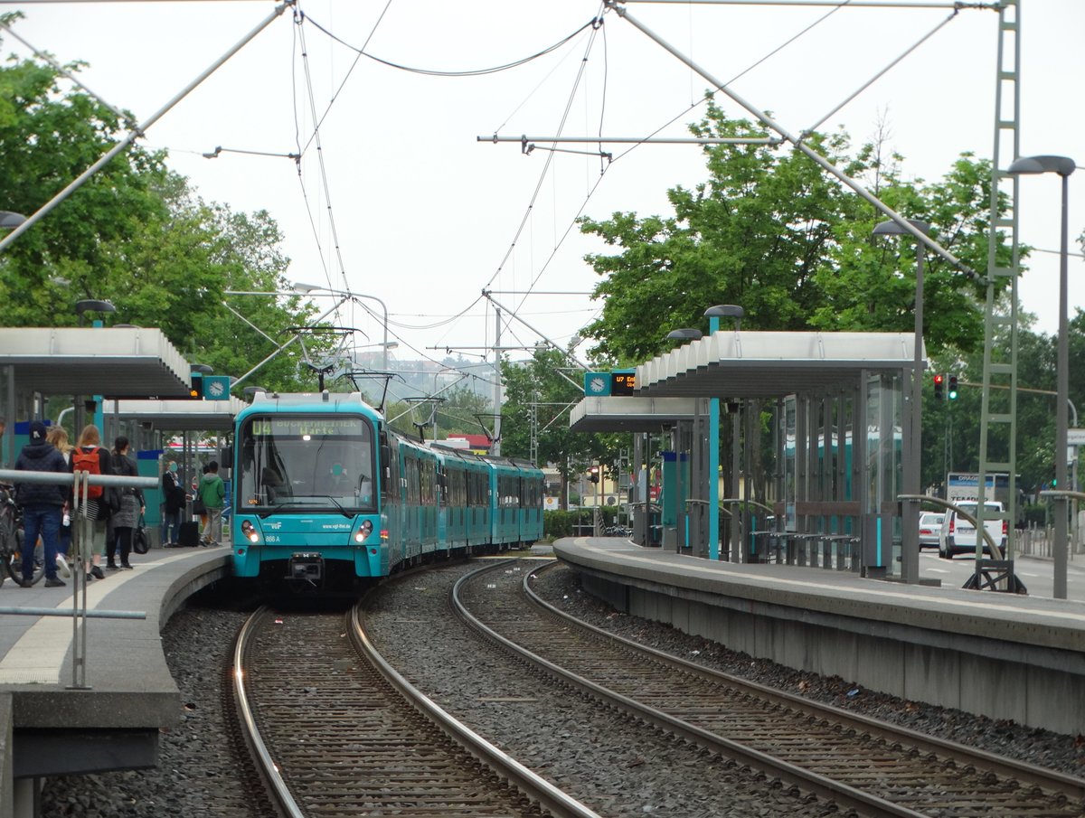 VGF Bombardier U5-50 Wagen 866 am 25.05.16 in Frankfurt Enkheim