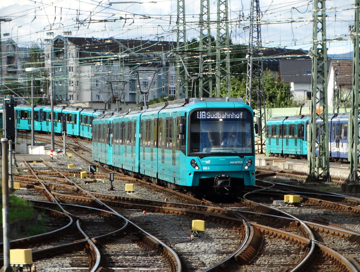 VGF Bombardier U5-50 Wagen 899 am 05.10.16 in Frankfurt Heddernheim