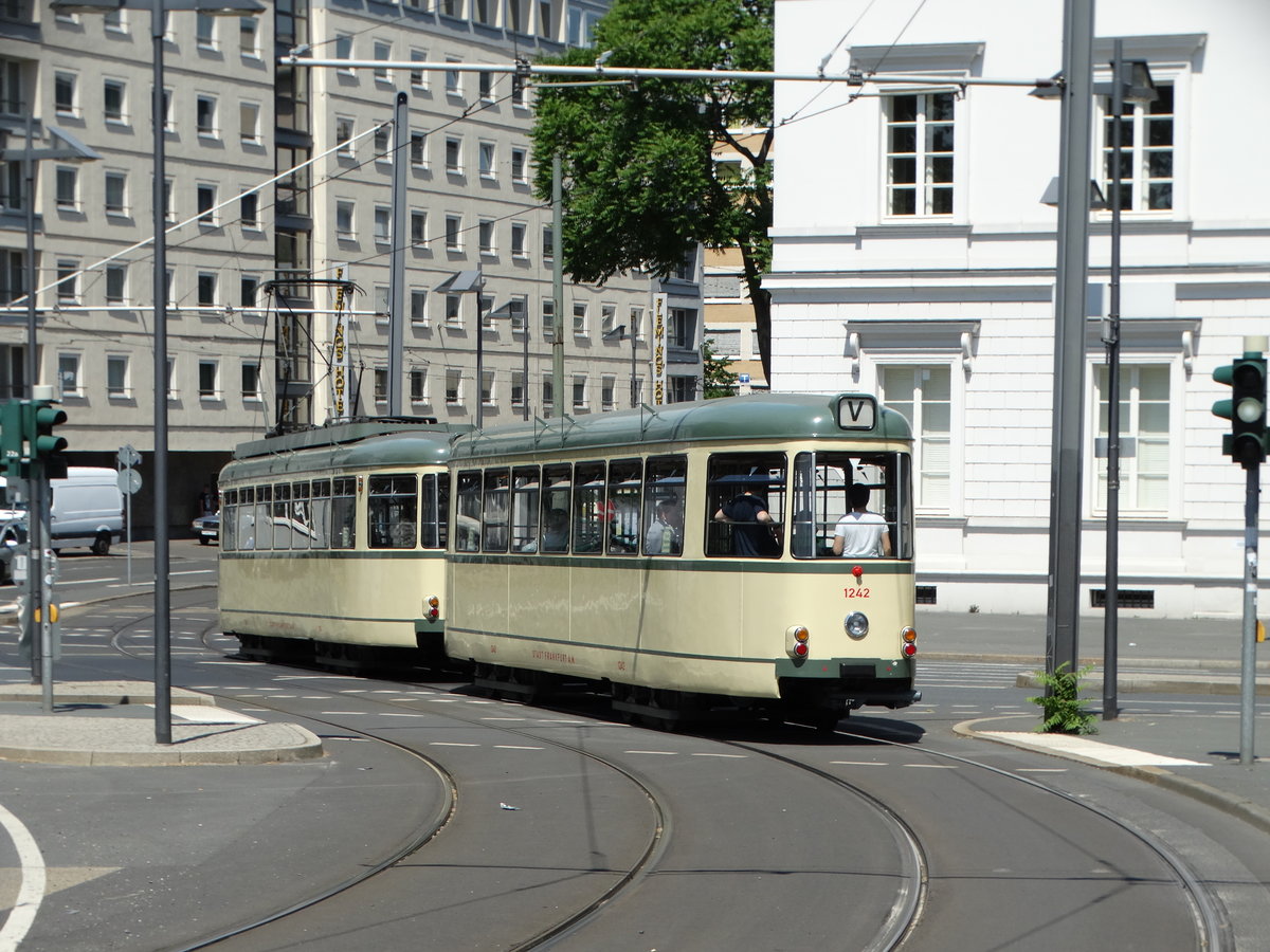 VGF Düwag L-Wagen 124 am 28.05.17 in Frankfurt am Main