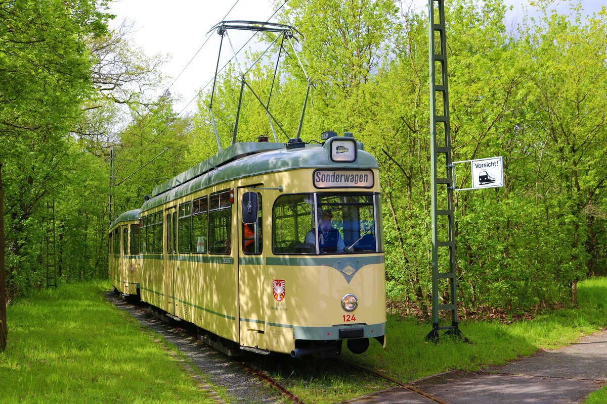VGF Düwag L-Wagen 124 am 23.04.23 in Frankfurt am Main bei einer Sonderfahrt