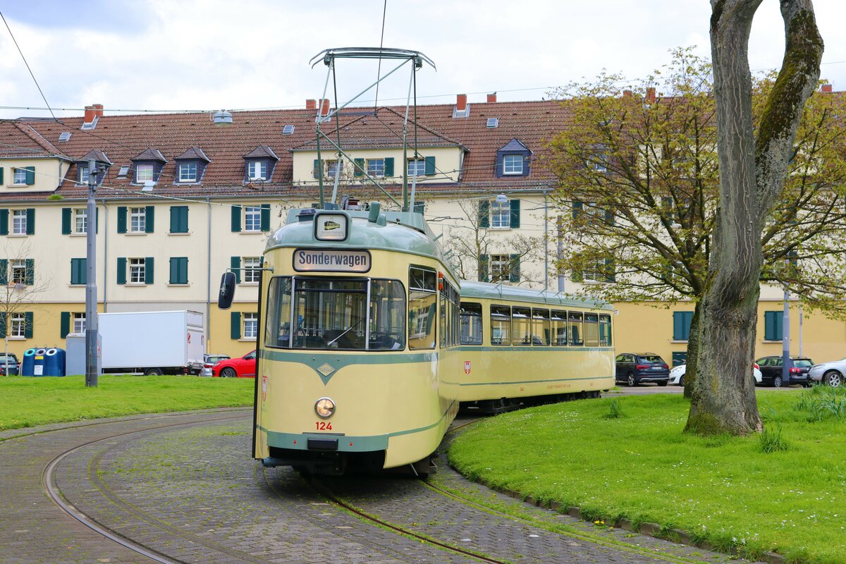 VGF Düwag L-Wagen 124 am 23.04.23 in Frankfurt am Main bei einer Sonderfahrt