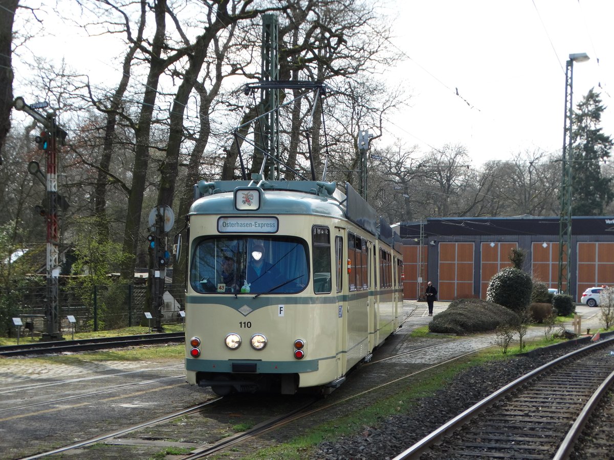 VGF Düwag O-Wagen 110 Rangiert am 26.03.16 in Frankfurt am Main Schwanheim