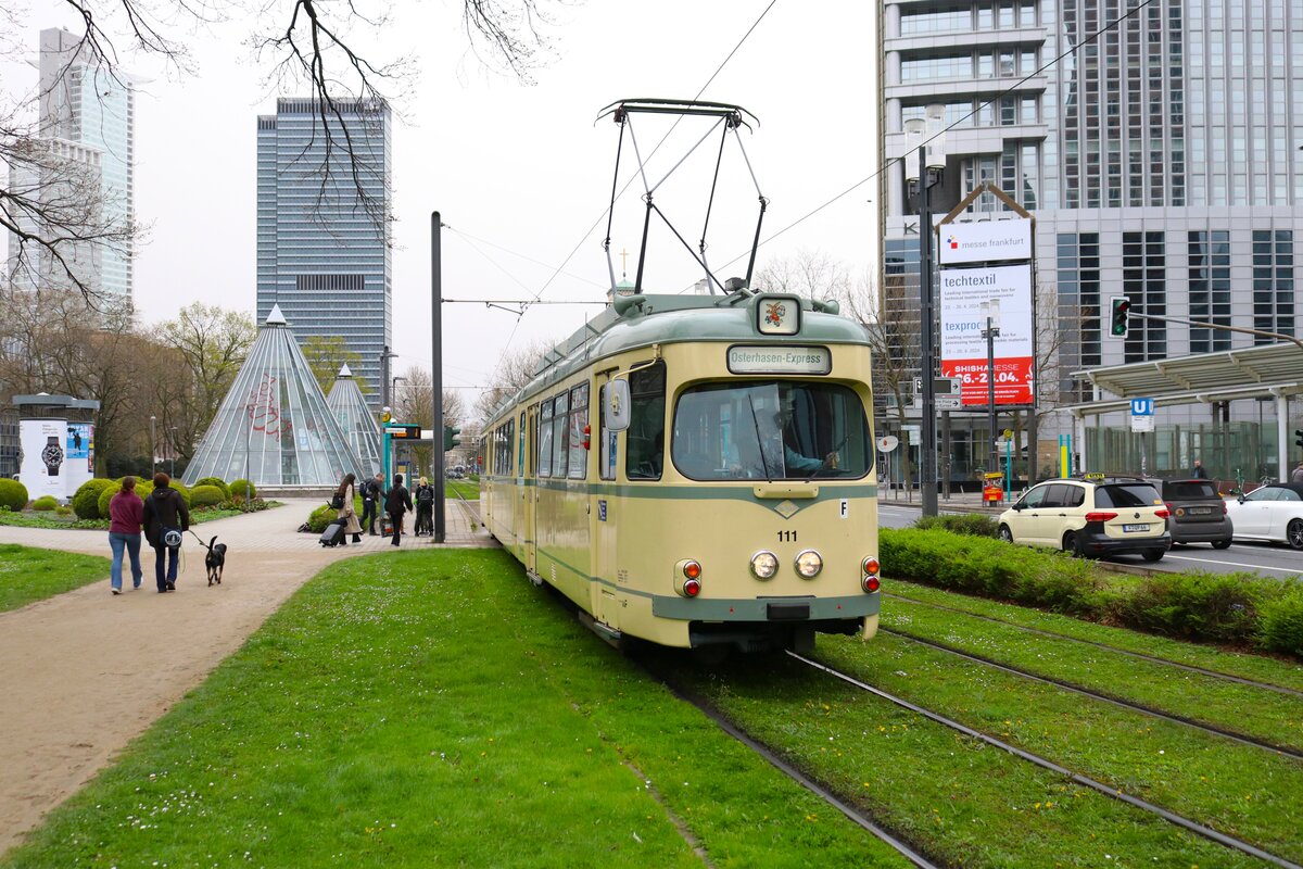 VGF Düwag O Wagen 111 am 30.03.24 in Frankfurt am Main Messe als Osterhasenexpress