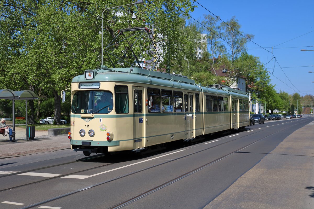 VGF Düwag O-Wagen 111 als Osterhasenexpress am 20.04.19 in Frankfurt am Main Ginnheim
